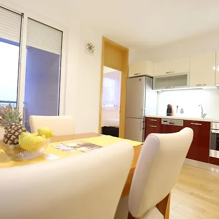 Marty Apartment